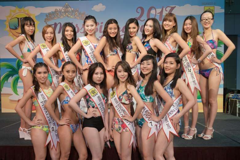 86cd9870ecbe45baddca1b9c3fda97e2 Bất lực khi tìm thí sinh đẹp ở trong cuộc thi Hoa hậu Singapore